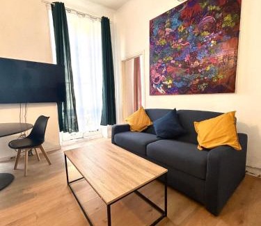 Notre-Dame du Mont Apartment | Pink T2 4P Meublé et équipé Marseille