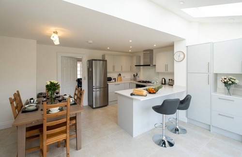 Aldeburgh Cottage | Pinky Cottage - sleeps 6 guests in 3 bedrooms