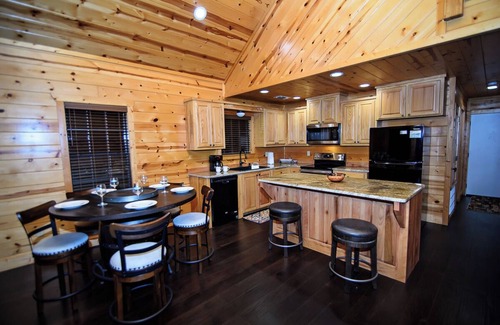Hochatown Cabin | Pinyon Pine- Broken Bow/Hochatown- 2bd