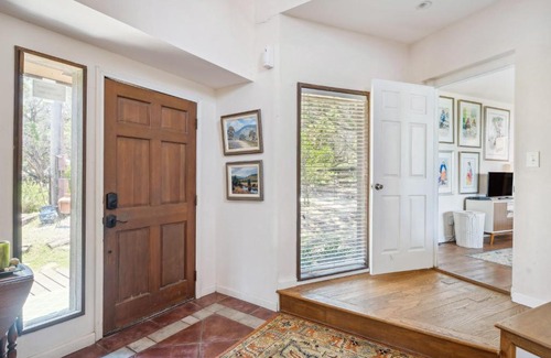 Pipe Creek House | Pipe Creek Escape with Screened-In Porch and Hot Tub!