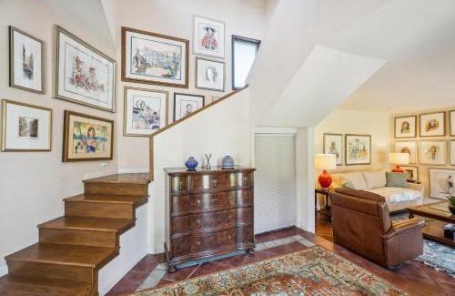 Pipe Creek House | Pipe Creek Escape with Screened-In Porch and Hot Tub!