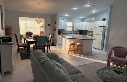 Lynnhaven House | Piper's! On The Golf Course, Across From The Pool!