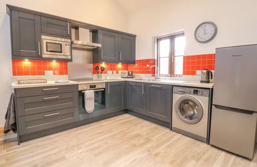 Fulford House | PIPISTRELLE, family friendly, with hot tub in Blythe Bridge