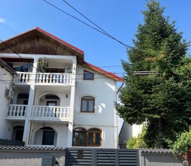 Sector 5 Apartment | Piramidei Aparthotel