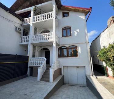 Sector 5 Apartment | Piramidei Aparthotel