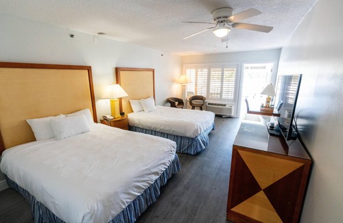 Stuart Hotel | Pirate's Cove Resort & Marina