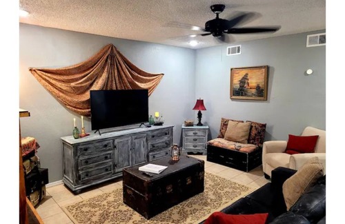 Lubbock House | Pirate Theme - Unique Getaway - Family Friendly
