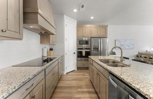 St. George House | Pirates Den at the Shores townhouse