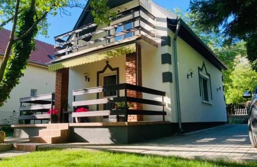 Balatonkenese House | Piroska nyaraló