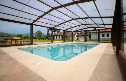 Villacarriedo House | Piscina climatizada y cubierta 365 dias en Casa Rural con Encanto El Puentuco una de las casas mas valoradas de Cantabria