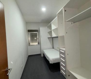 Zaidin Apartment | Piso bendecido