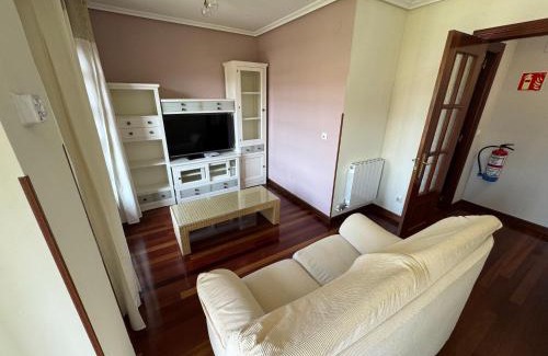 Cartes Apartment | Piso con Garaje en Cartes