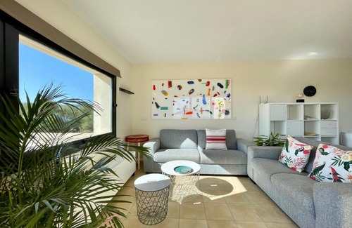 Corvera Apartment | Piso de tres dormitorios con súper terraza