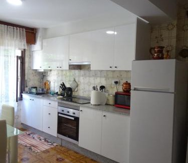 Pontedeume Apartment | Piso en centro urbano de Puentedeume con terraza
