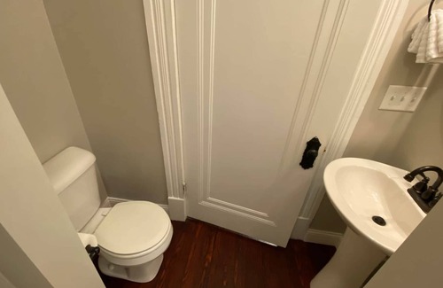 Leitchfield House | Pistachio Mini Room 🚭