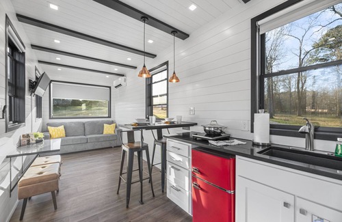 Willis House | Pit Master: 2 mins to Lake Conroe! Heated Pool, Fire Pit, Stocked Ponds