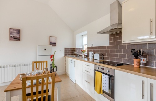 Crewkerne Cottage | Pitch Back - UK45387
