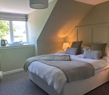 Moffat Bed & Breakfast | Pitlessie Rooms at Pitlessie Village Inn