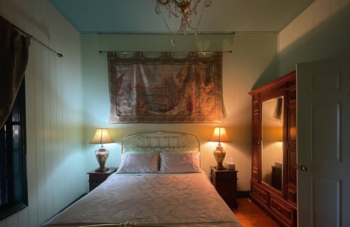 Warwick House | PITSTOP LODGE - Whole House close to Warwick CBD