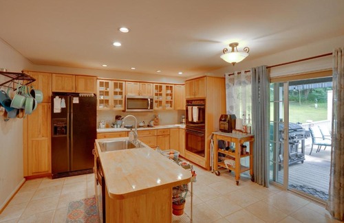 Pittsfield House | Pittsfield Home with Deck - 12 Mi to Jiminy Peak!