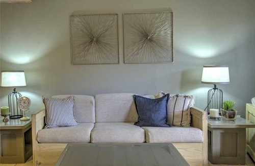 Pine Knoll Shores House | PKT