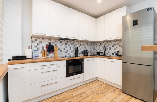 Srodmiescie Apartment | Plac Grunwaldzki Inviting Apartment