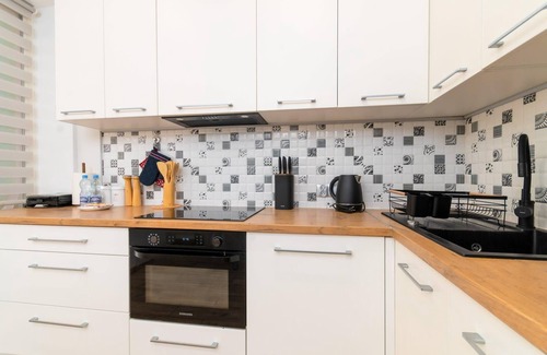 Srodmiescie Apartment | Plac Grunwaldzki Inviting Apartment