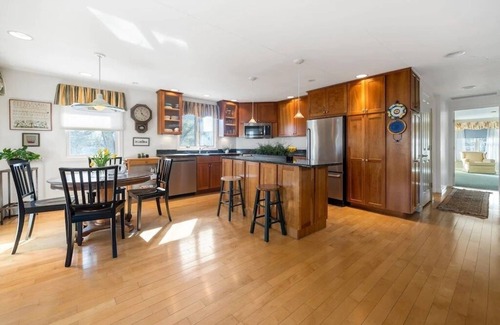 Byfield House | Plaice Cove Home Steps from the Ocean