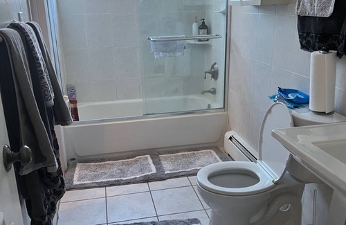 Valley Stream House | Plainfield Paradise for the Whole Family close to JFK and hospitals