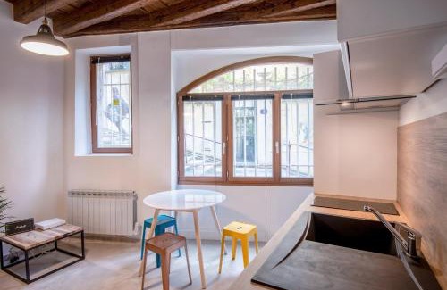Old Lyon Apartment | Plaisir du Vieux Lyon AIL