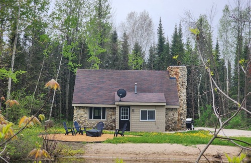 Door County Cabin | Plan a Cozy winter Getaway to The Woods!