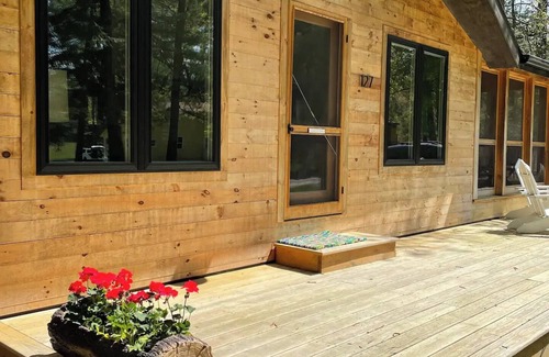 Canaan Cottage | Plan your Berkshires by the lake