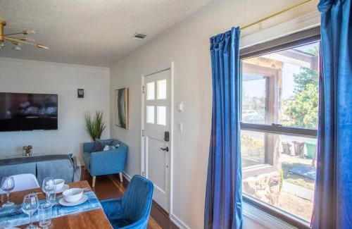 Belding Woods Apartment | PlanetView Delux Richmond XL- walk Best MexFood