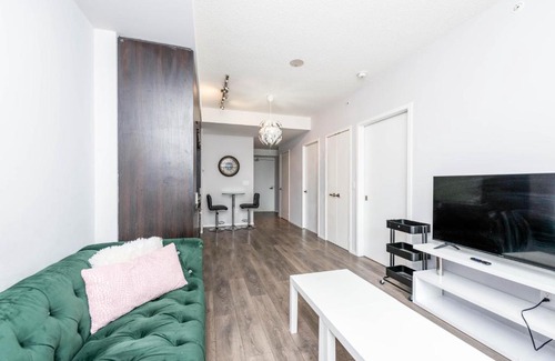 Downtown Toronto Apartment | PlanURstay - Stylish Suite