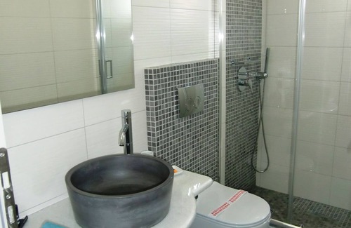 Fira Hotel | Platia