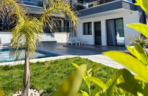 Kallithea Apartment | PLATINUM apartment with pool