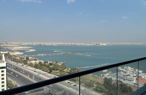 Manama Apartment | Platinum Oasis apt with sea & city view.