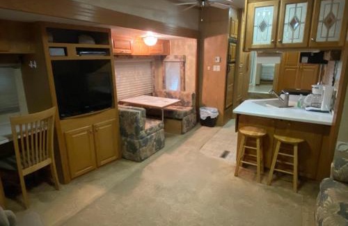 Beulah Apartment | Platte-Camper in Woods w/FirePit & Hot Tub Access