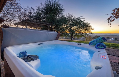 San Miguel Villa | Play Pickleball |Sleeps 8|HotTub|KingBeds