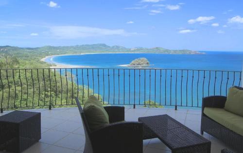 Playa Flamingo House | Playa Flamingo - 2 BR condo with great ocean views - FLAMINGO TOWERS 25