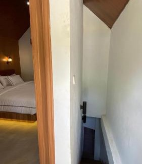 Banjarasri House | Playa La Barka Resort by Raminten