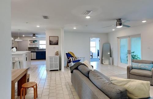Harbor Oaks House | Playa Verde