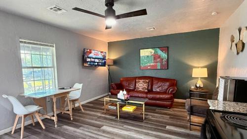 Central Oklahoma City House | Plaza District Budget Studio Full Kitchen #20a