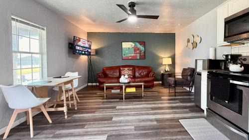 Central Oklahoma City House | Plaza District Budget Studio Full Kitchen #20a