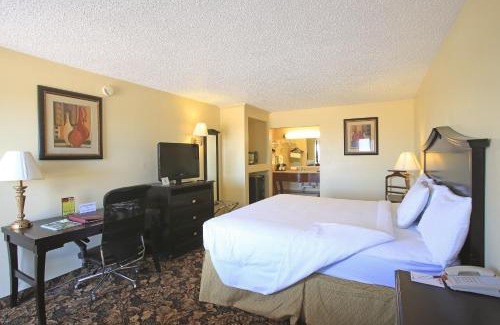 Claydesta Plaza Hotel | Plaza Inn Midland