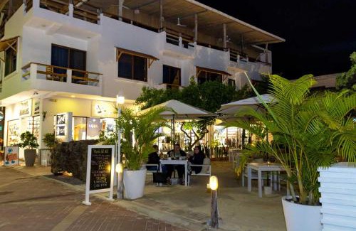 Bahia de la Academia Hotel | Plaza Luna Suites