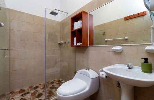Bahia de la Academia Hotel | Plaza Luna Suites