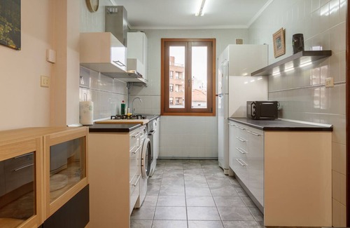 Castanos Apartment | Plaza Moraza Apartment downtown renovated wifi
