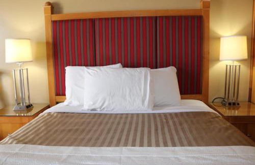Okanagan-Similkameen Hotel | Plaza Motel