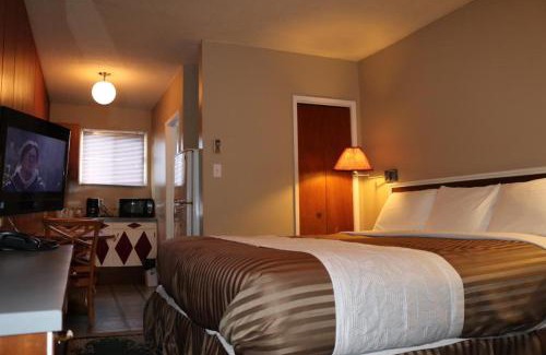 Okanagan-Similkameen Hotel | Plaza Motel